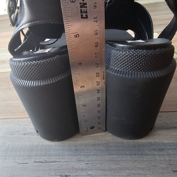 Steve Madden Cosmic Chunky Platform Sandal US 8 Black Gladiator Buckle Lug Sole - Picture 6 of 6